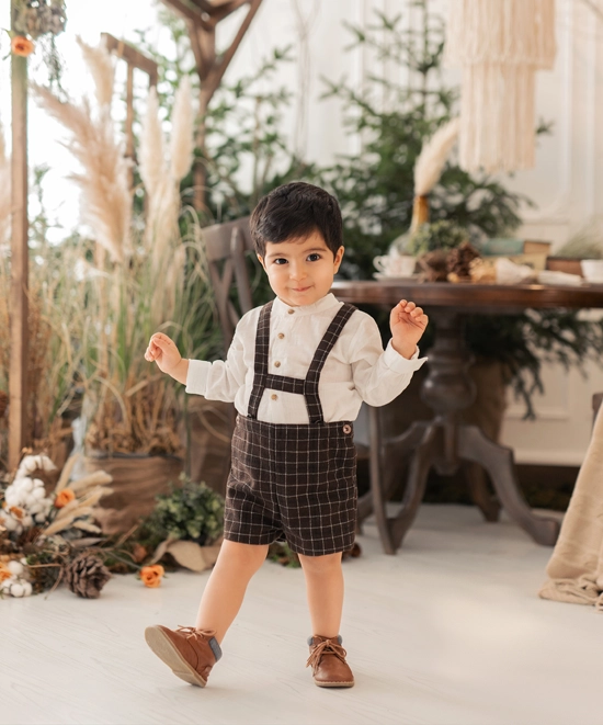 ژست مینیمال عکاسی پاییزی