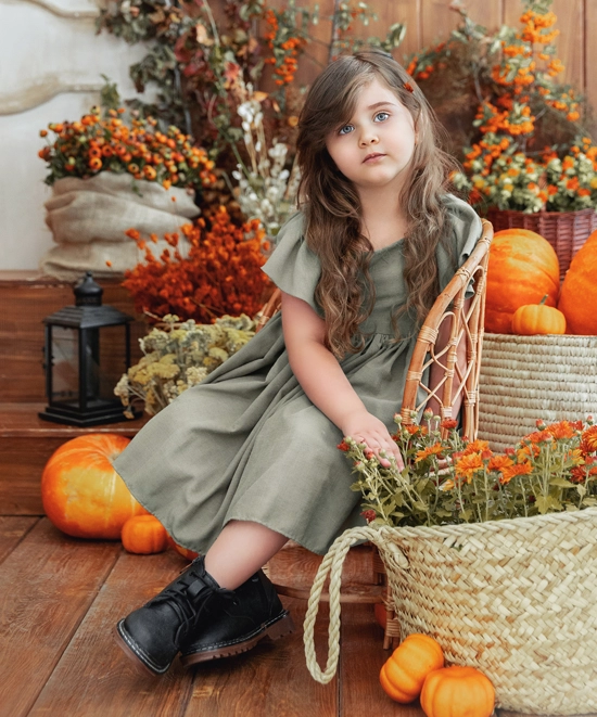 ایده و ژست عکاسی پاییزی کودک