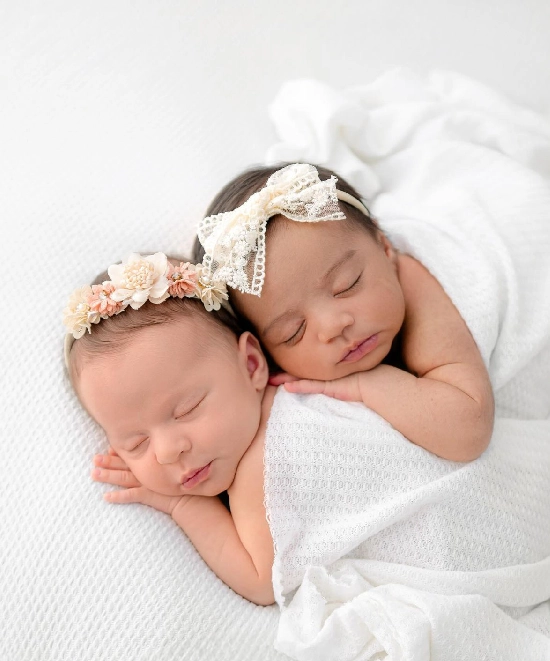 عکاسی از نوزاد دو قلو