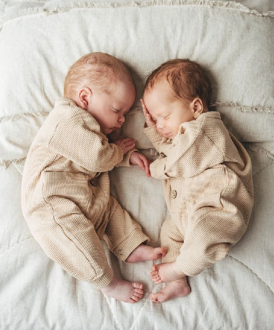 عکاسی از نوزاد دو قلو